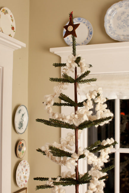 A Churchmouse Yarns and Teas Pattern - Woolly Wreath & Garland (PDF)