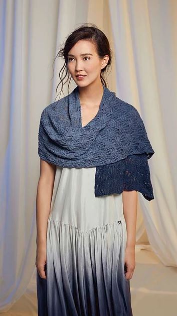 A Lang Ayumi Pattern - 251-61 Wrap/Shawl (PDF)