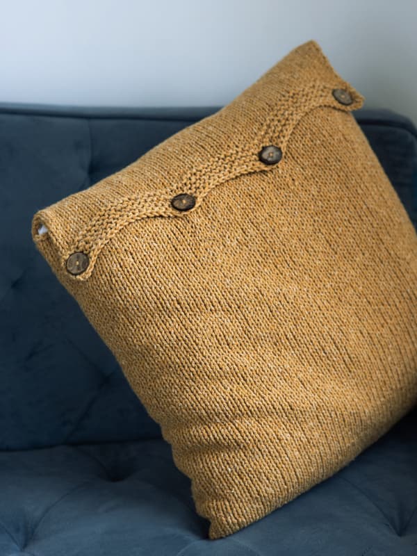 A FREE Berroco Remix Chunky Pattern - Yarrow Pillow Cover (PDF)